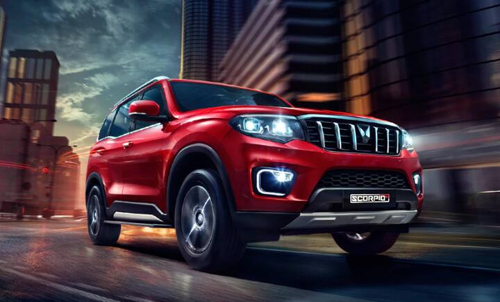 मैकेनिकली, नई महिंद्रा स्कॉर्पियो दो इंजन ऑप्शन के साथ होगी - एक 2.0-लीटर चार-सिलेंडर टर्बो-पेट्रोल इंजन और एक 2.2-लीटर चार-सिलेंडर डीजल इंजन. इसमें एक 6-स्पीड मैनुअल और ऑटोमैटिक ट्रांसमिशन मिल सकता है. इसके अलावा डीजल वैरिएंट में फोर-व्हील-ड्राइव सिस्टम भी मिलेगा.