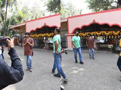 Kartik Aaryan Photos: 'भूल भुलैया 2' की रिलीज के बाद कार्तिक आर्यन गए शनि मंदिर, फोटोज वायरल