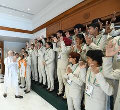 IN PICS | PM Modi Hosts India's Deaflympics Contingent After Finishing Amongst Top 10 Nations