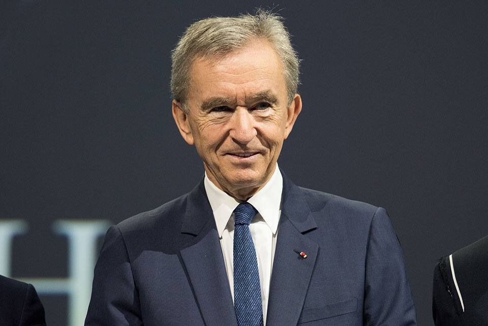 What business does Bernard Arnault do, who left behind Elon Musk to become the richest person in the world? Bernard Arnault કયો ધંધો કરે છે, જે ઇલોન મસ્કને પાછળ છોડીને વિશ્વના સૌથી ધનિક વ્યક્તિ બન્યા?