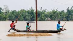 Assam Flood: বন্যায় বিপর্যস্ত অসম, ত্রাণ শিবিরে ঠাঁই দুর্গতদের