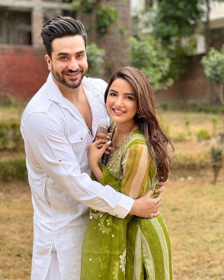 विशेष म्हणजे जास्मिन आणि अलीने 'बिग बॉस 14' मध्ये आपले प्रेम व्यक्त केले होते.(photo:jasminbhasin2806/ig)