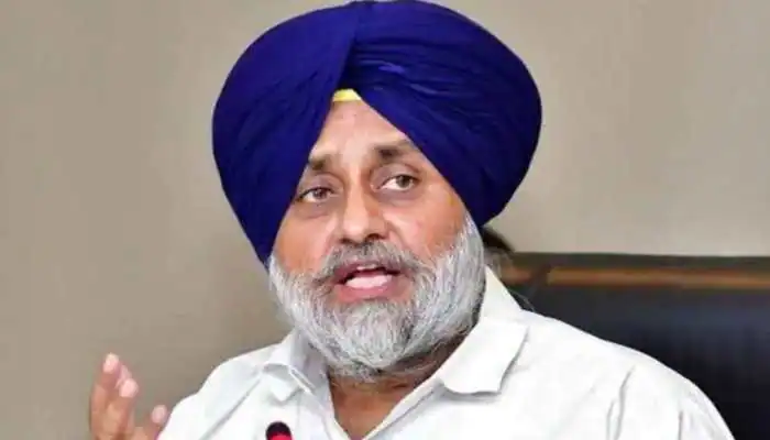 Punjab, the most prosperous state in the country today has become a hotbed of killings, gang wars and religious clashes, Punjabis did not demand such change: Sukhbir Badal ਦੇਸ਼ ਦਾ ਸਭ ਤੋਂ ਵੱਧ ਖੁਸ਼ਹਾਲ ਸੂਬਾ ਪੰਜਾਬ ਅੱਜ ਕਤਲਾਂ, ਗੈਂਗਵਾਰਾਂ ਤੇ ਧਾਰਮਿਕ ਝੜੱਪਾਂ ਦਾ ਗੜ੍ਹ ਬਣ ਗਿਆ, ਪੰਜਾਬੀਆਂ ਨੇ ਅਜਿਹਾ ਬਦਲਾਅ ਨਹੀਂ ਮੰਗਿਆ ਸੀ: ਸੁਖਬੀਰ ਬਾਦਲ