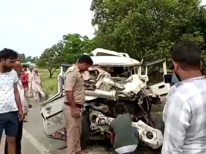 Siddharthnagar Road Accident by Uncontrolled Bolero rams into parked truck and 8 people returning from procession die Siddharthnagar News: बोलेरो ने खड़ी ट्रक में मारी टक्कर, 7 लोगों की मौत, PM और CM ने जताया शोक