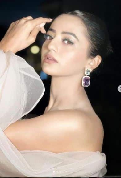 ਹੈਲੀ ਸ਼ਾਹ ਨੇ ਫ਼ੈਨਜ ਨੂੰ ਕੀਤਾ ਦੀਵਾਨਾ