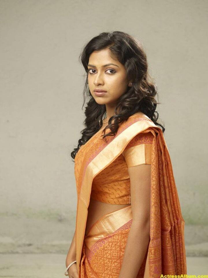 மைனா படம் மூலம் மிகவும் பிரபலம்