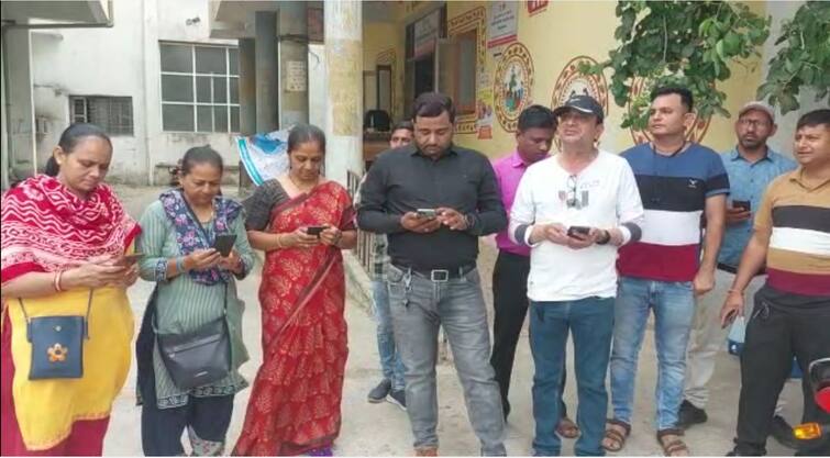 More than 730 health workers of Sabarkantha district will be away from duty today આ જિલ્લામાં વેક્સીન મહા અભિયાનને લાગશે ધક્કો, આરોગ્ય કર્મીઓએ ફરજથી અળગા રહેવાનો લીધો નિર્ણય