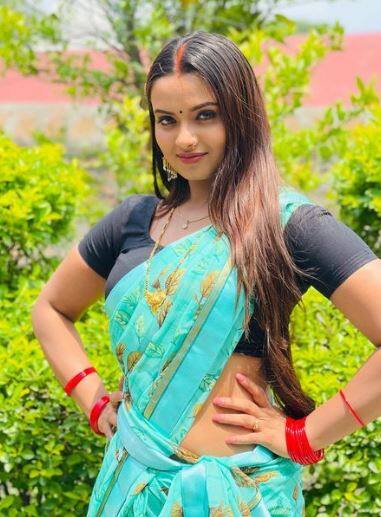 ਸੋਸ਼ਲ ਮੀਡੀਆ ਸੈਂਸੇਸ਼ਨ Neelam Giri