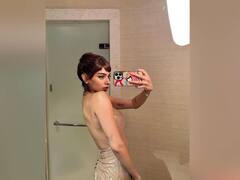 PHOTO : ‘ग्लॅम डॉल’ खुशी कपूरचं बोल्ड अँड ब्युटीफुल फोटोसेशन!