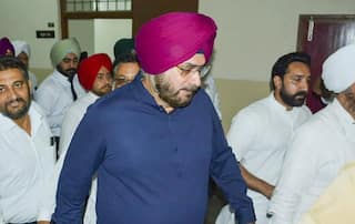 Navjot Singh Sidhu : नवज्योत सिंग सिद्धूंच्या सुटकेबाबत मोठी अपडेट, 1 एप्रिलपर्यंत होऊ शकते सुटका, पत्नी नवज्योत कौर म्हणाल्या...