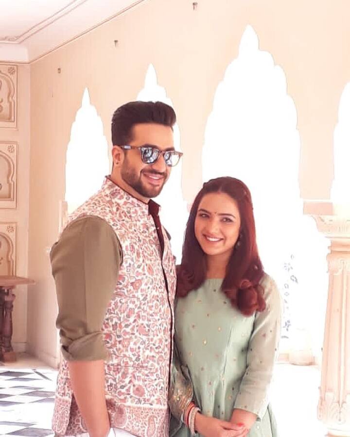 अली गोनी आणि जस्मिन भसीन, ज्यांना टीव्हीवरील सर्वात चर्चेत आणि परफेक्ट कपल म्हटले जाते, ते नेहमीच चर्चेत असतात.(photo:jasminbhasin2806/ig)