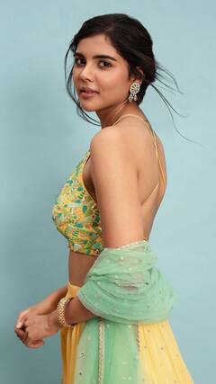 Kalyani Priyadarshan pics: நடிகை கல்யாணியின் கலக்கல் லுக்ஸ் கிளிக்ஸ்...!