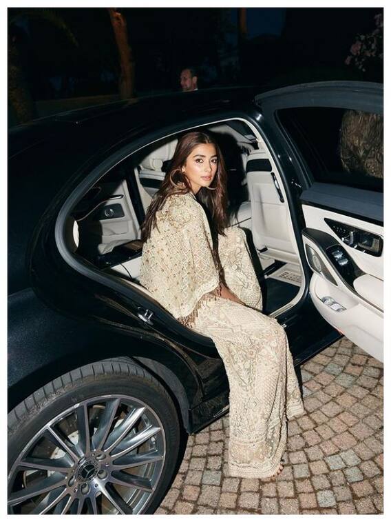 కేన్స్ ఫెస్టివల్ - మరిన్ని పిక్స్ షేర్ చేసిన పూజాహెగ్డే