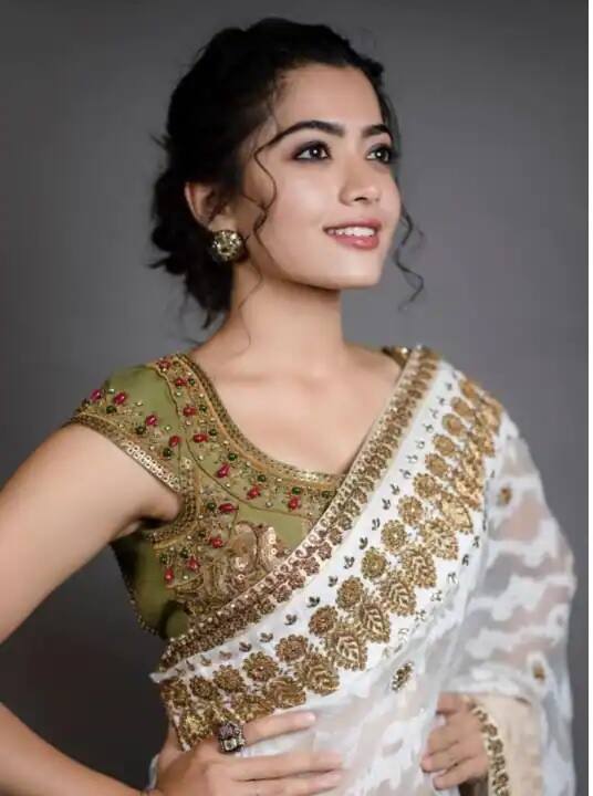 આ યાદીમાં અભિનેત્રી રશ્મિકા મંદન્નાનું નામ પણ સામેલ છે, જેના લાખો ચાહકો છે. તેની પાસે નેશનલ ક્રશનું બિરુદ છે. અત્યાર સુધી તેના જીવનમાં કોઈ એવું નથી આવ્યું જેની સાથે તે પોતાનું જીવન વિતાવી શકે. જોકે તેનું નામ ચોક્કસપણે વિજય દેવેરાકોંડા સાથે જોડાયેલું છે.