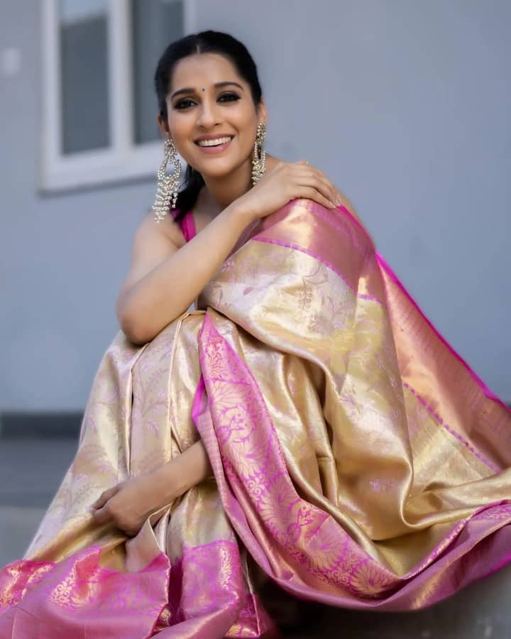 రష్మి గౌతమ్ అందమైన ఫోటోలు -Image Credit: RashmiGautham/Instagram