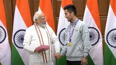 Lakshya Sen gifts PM Modi : কথা রাখলেন লক্ষ্য, প্রধানমন্ত্রীকে আলমোরার মিষ্টি উপহার ভারতীয় শাটলারের