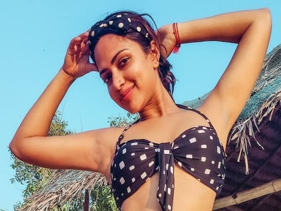 Amala Paul pics: பீச்சில் ஒய்யாரமாய் போஸ் கொடுத்த அமலா பால்...! Amala Paul pics: பீச்சில் ஒய்யாரமாய் போஸ் கொடுத்த அமலா பால்...!