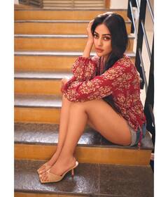 Anu Emmanuel: డెనిమ్ షార్ట్స్ లో అను ఇమ్మాన్యుయేల్ హాట్ లుక్