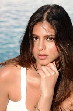 ਅੱਜ ਆਪਣਾ 22ਵਾਂ ਜਨਮਦਿਨ ਮਨਾ ਰਹੀ ਸੁਹਾਨਾ ਖਾਨ, ਵੇਖੋ ਤਸਵੀਰਾਂ