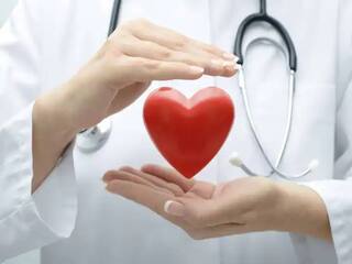 Heart Health : 'हे' पांढरे पदार्थ तुमच्या डाएटमधून लवकर बाजूला करा, अथवा होऊ शकतात गंभीर परिणाम