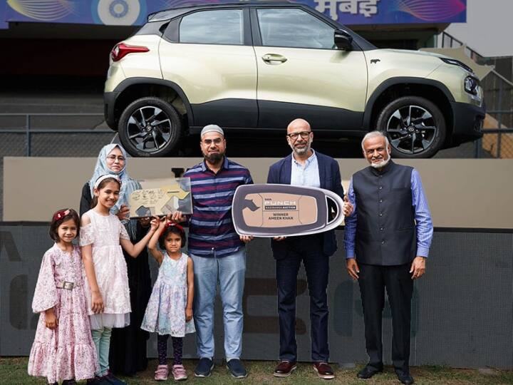 Tata Punch Kaziranga Edition के विजेता को कार के साथ मिले ये ऑफर, स्टेडियम में दी गई कार की चाबी