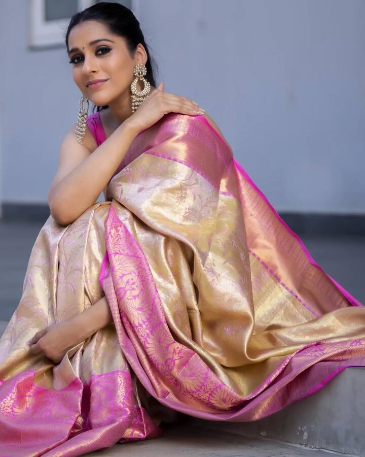 రష్మి గౌతమ్ అందమైన ఫోటోలు -Image Credit: RashmiGautham/Instagram