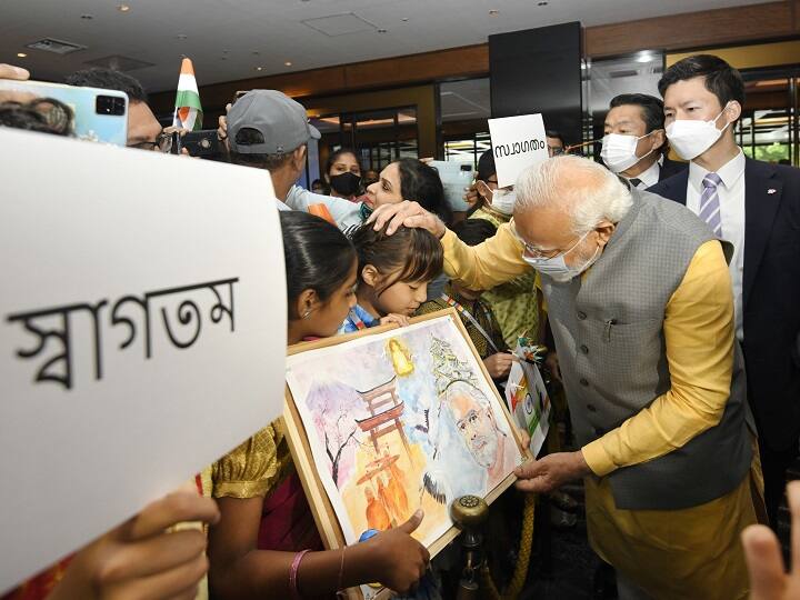 PM Modi Japan Visit japnese kid talked in hindi with pm modi PM Modi Japan Visit: जापानी बच्चे ने प्रधानमंत्री मोदी से की हिंदी में बातचीत, PM बोले- वाह! तुमने कहां से सीखी