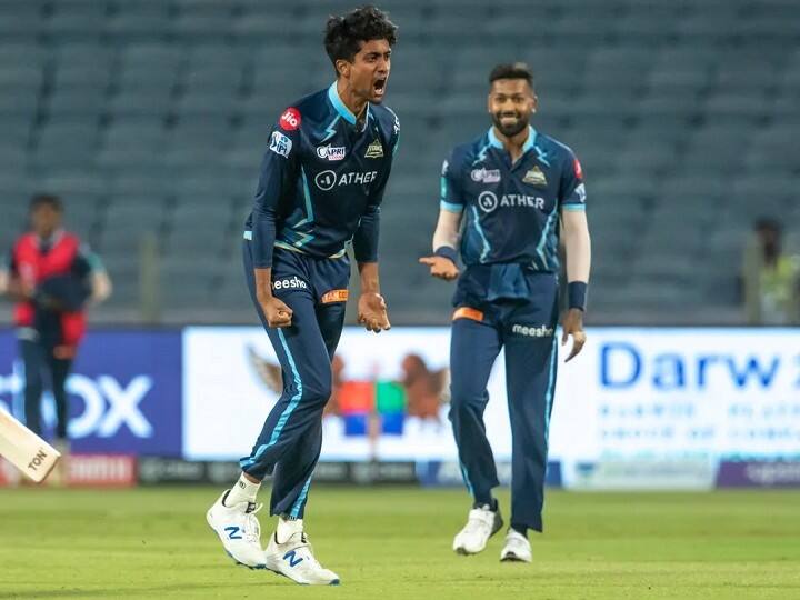 गुजरात टाइटंस के युवा गेंदबाज साईं किशोर यहां दूसरे नंबर पर हैं. साईं किशोर ने 3 मैचों में 10 ओवर किए और 58 रन खर्च दिए. इनका इकनॉमी रेट 5.80 का रहा. (फोटो सोर्स: iplt20.com)