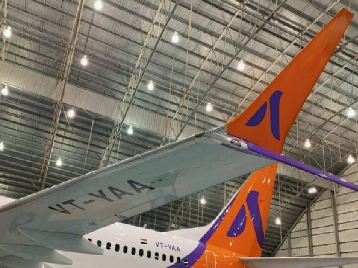 Rakesh Jhunjhunwala's  Akasa Air unveils picture of its first aircraft Akasa Air : असे असणार राकेश झुनझुनवाला यांचे  'अकासा एअर' ! पहिल्या विमानाचा फोटो शेअर