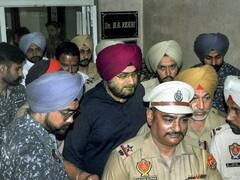 Photos: सेहत की जांच के लिए जेल से अस्पताल पहुंचे नवजोत सिंह सिद्धू, की ये स्पेशल मांग