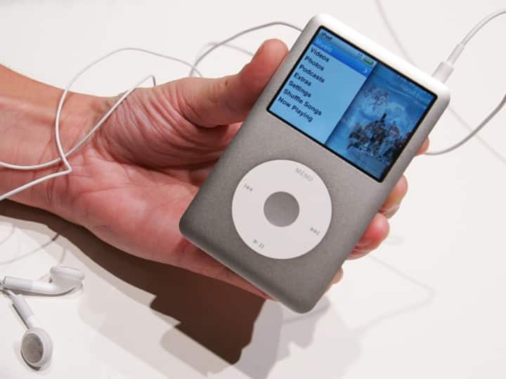 Ipod apple 5 gadgets replace apple iconic media player sony walkman shanling q1 saregama carvaan go Farewell iPod: Here Are 5 Gadgets That Can Replace Apple's Iconic Media Player