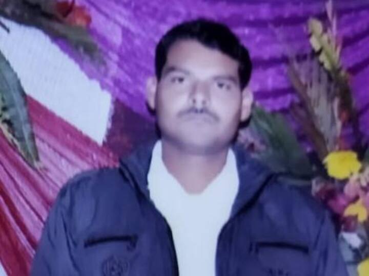 Jhansi News Police registered FIR against a person who died 5 years ago ANN Jhansi Crime: पुलिस ने लापरवाही के चलते 5 साल पहले मर चुके एक शख्स के खिलाफ दर्ज की FIR, जानिए- क्या है मामला