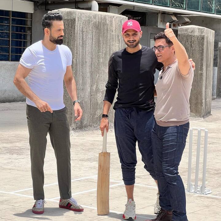 आमिर खान की मूवी हमेशा एक इवेंट की तरफ होती है. इसी लड़ी में वो समय अपनी अगली फिल्म लाल सिंह चड्डा का प्रमोशन कर रहे हैं. (फोटो क्रेडिट: हरभजन सिंह)