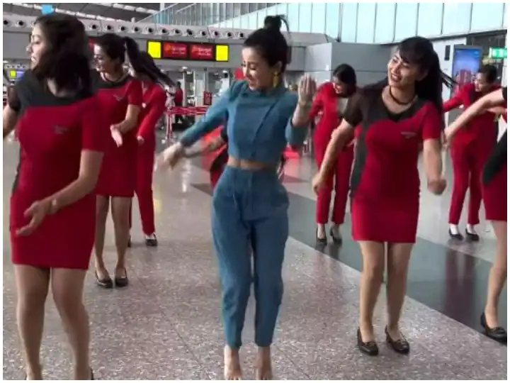 ਏਅਰਹੋਸਟੈੱਸ ਨਾਲ ਬੰਗਾਲੀ ਅਦਾਕਾਰਾ ਨੇ ਕੀਤਾ ਡਾਂਸ, ਵੀਡੀਓ ਦੇਖ ਤੁਸੀਂ ਵੀ ਨੱਚਣ ਲਈ ਹੋ ਜਾਓਗੇ ਮਜਬੂਰ