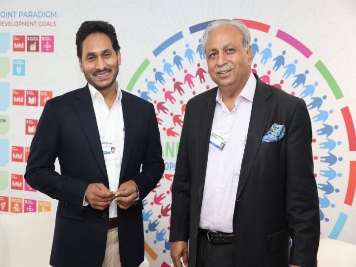 CM Jagan : సీఎం జగన్ తో టెక్ మహీంద్రా సీఈఓ గుర్నాని భేటీ, ఏపీలో పెట్టుబడులు పెట్టాలని కోరిన సీఎం Davos Cm Jagan meets Tech Mahindra CEO Gurnani in AP Pavilion discussed Investments CM Jagan : సీఎం జగన్ తో టెక్ మహీంద్రా సీఈఓ గుర్నాని భేటీ, ఏపీలో పెట్టుబడులు పెట్టాలని కోరిన సీఎం