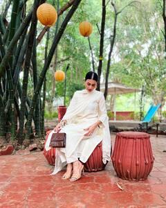 Photos: ढोल की ताल पर झूमा Pavitra Punia का दिल, एक्ट्रेस के सादगी भरे लुक ने जमा डाली महफ़िल