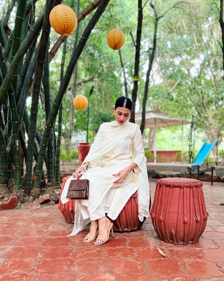 आपने आज तक पवित्रा पुनिया को छोटे पर्दे पर नेगेटिव किरदार में देखा होगा. लेकिन पवित्रा को लुक में देखने के बाद यकीनन आपका भी दिल पिघल जाएगा पवित्रा को.