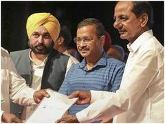 Farmers Tribute: केजरीवाल ने तेलंगाना के मुख्यमंत्री के साथ किसान आंदोलन में शहीद हुए किसानों को दी श्रद्धांजलि