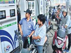 Petrol, Diesel Price: வாகன ஓட்டிகளுக்கு ஒரு நற்செய்தி... இன்றும் மாறாத பெட்ரோல், டீசல் விலை... இன்றைய நிலவரம்!