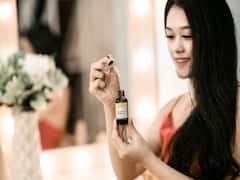 Hair Oiling Tips: बालों में चाहिए मजबूती, तो ऐसे करें Hair Oiling