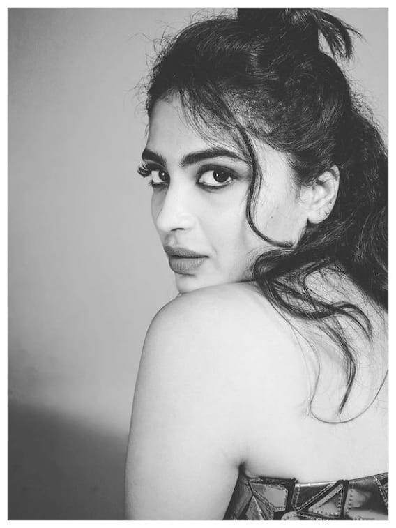 గ్లామర్ డోస్ పెంచేసిన బిగ్ బాస్ బ్యూటీ