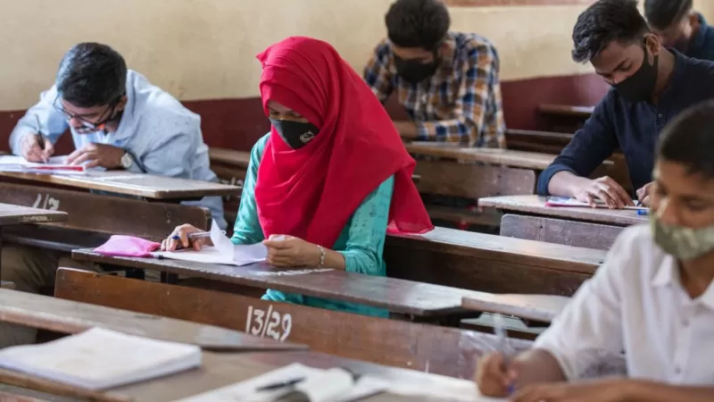 IIT-JEE: இனி சர்வதேச அளவில் ஜேஇஇ தேர்வுகள்: மத்திய அரசு முடிவு