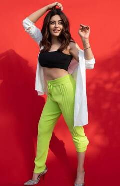 In Pics : बोल्ड अँड ब्युटीफूल नेहाचा हटके अंदाज, चाहते घायाळ