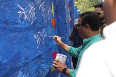 मुंबईच्या सौंदर्यात भर घालत भिंतीचित्रांच्या माध्यमातून मराठी चित्रपटसृष्टीला ‘प्रवाह पिक्चर’ने दिला मानाचा मुजरा!