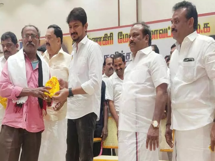 Udhayanidhi Stalin: எனக்கு நீங்கதான் பெரியார், அண்ணா.. கட்சி விழாவுக்கு நான் வரணும்னா இதுதான் ரூல் - உதயநிதி பேச்சு