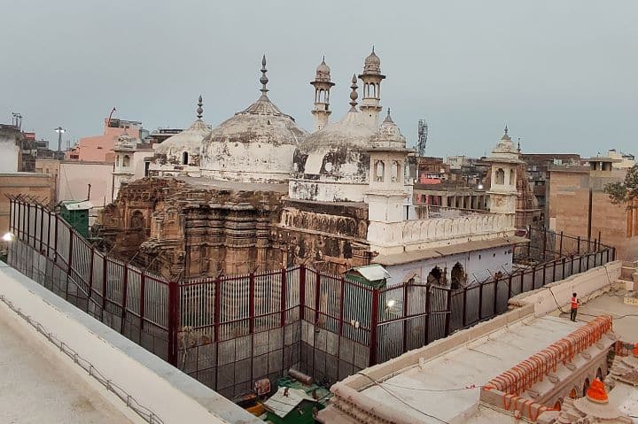 District court hearing in Gyanvapi mosque dispute case completed Varanasi court to hear verdict today marathi news Gyanvapi Mosque : ज्ञानवापी मशीद वाद प्रकरणी जिल्हा न्यायालयात सुनावणी पूर्ण, वाराणसी कोर्ट आज सुनावणार निकाल