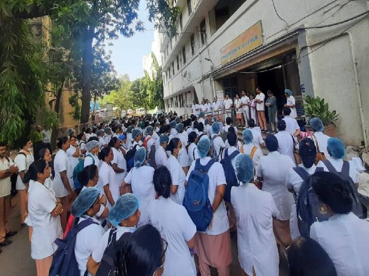 Nursing Protest in Maharashtra nursing statewide protest against contract system in nursing recruitment Nursing Protest : कंत्राटी भरतीविरोधात राज्यात परिचारिकांचे आंदोलन; रुग्णसेवेवर परिणाम होण्याची शक्यता