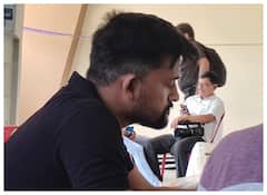 चुनाव में ड्यूटी कर रहे हैं महेंद्र सिंह धोनी? एक झलक के लिए उमड़ा लोगों का हुजूम, जानें क्या है हकीकत