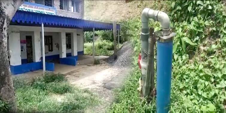 Pipeline across the village, but water is only available in the house of TMC panchayat member of Howrah Howrah: হাওড়ায় জল-‘রাজনীতি’! গ্রামজুড়ে পাইপলাইন বসলেও জল পাচ্ছেন না বাসিন্দারা