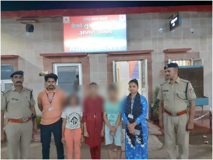 Agra RPF team rescued 3 minor girls at railway station ann Agra News: घर पर बिना बताए मुंबई के लिए निकल गई थीं नाबालिग लड़कियां, RPF टीम ने गलत हाथों में जाने से बचाया